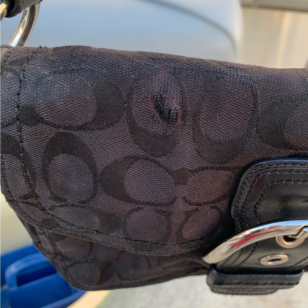 Rare Coach Black Signature Purse. - Picture 7 of 9